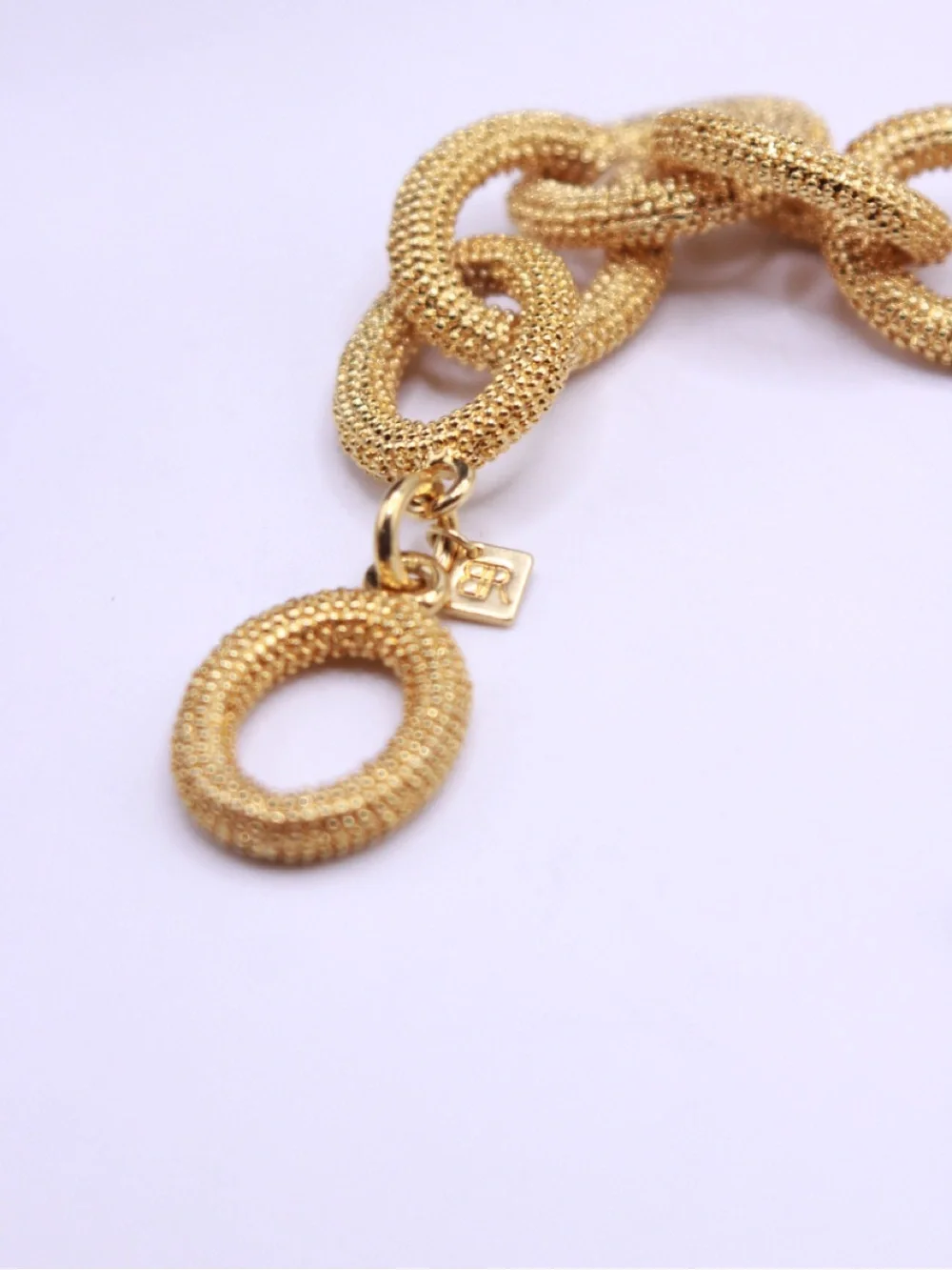 Banana Republic Textured Gold Link Toggle Bracelet fits “6 wrist